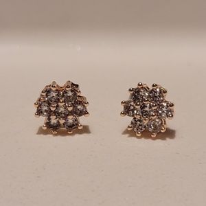 Swarovski Crystals Flower Stud Earrings NWOT